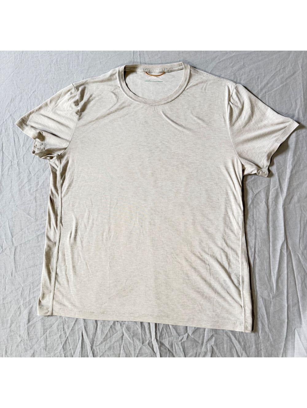 White Men's Short Sleeve T-Shirt, Size Large, Very Good Condition